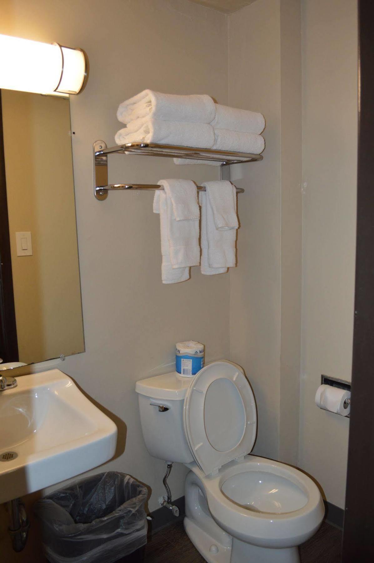Economy Inn Портленд Экстерьер фото